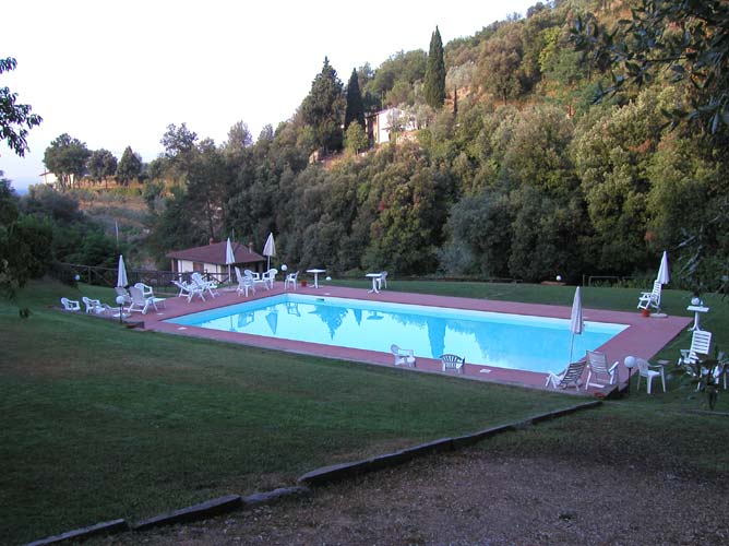 Blick ins Arnotal über unseren Swimmingpool